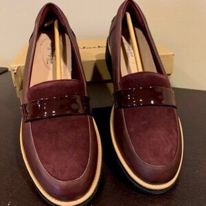 NIB Clarks Sharon Gracie Burgundy Loafers  - Size 8.5 Wide